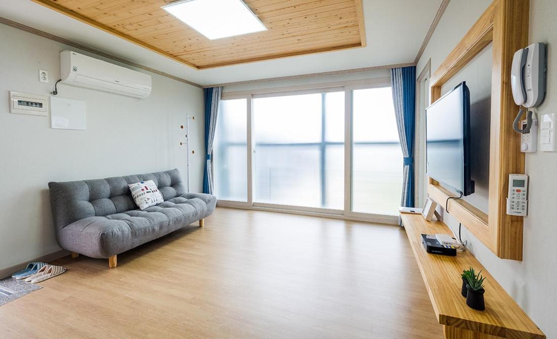 Donnaeko Pension Seogwipo-stad Buitenkant foto