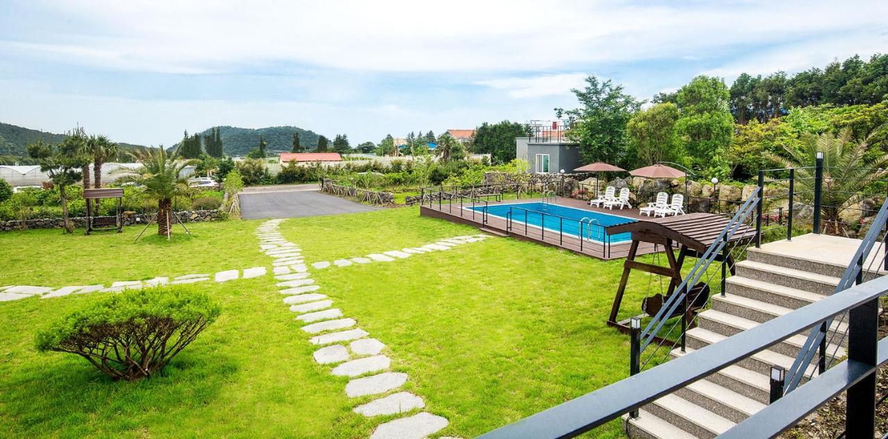 Donnaeko Pension Seogwipo-stad Buitenkant foto