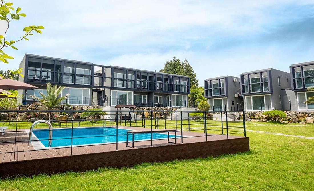 Donnaeko Pension Seogwipo-stad Buitenkant foto