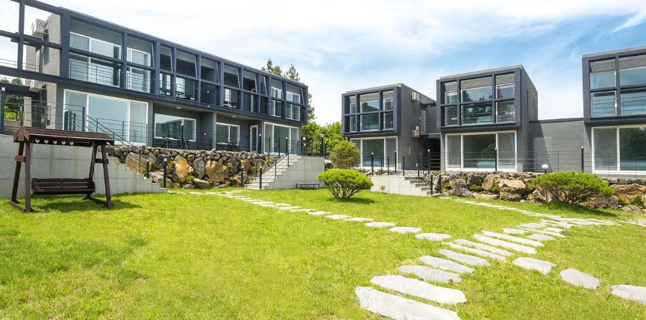 Donnaeko Pension Seogwipo-stad Buitenkant foto